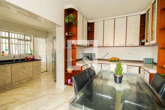 Cozinha de kitnet/studio à venda com 3 quartos, 300m² em Vila Aricanduva, São Paulo
