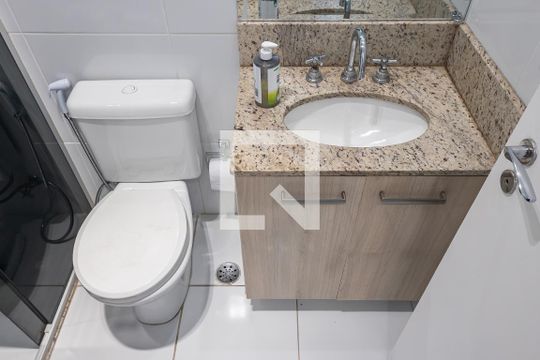 Banheiro de apartamento para alugar com 2 quartos, 97m² em Pinheiros, São Paulo