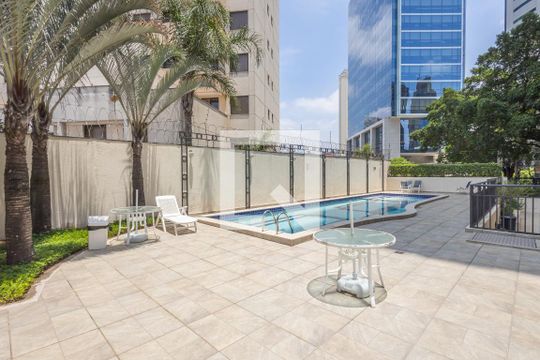 Piscina de apartamento para alugar com 2 quartos, 97m² em Pinheiros, São Paulo