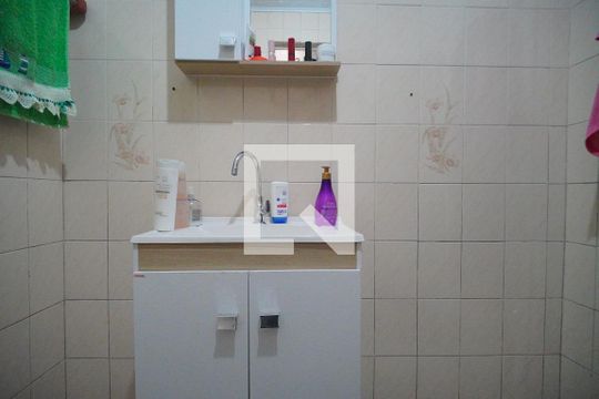 Banheiro de casa à venda com 2 quartos, 140m² em Santos Dumont, São Leopoldo