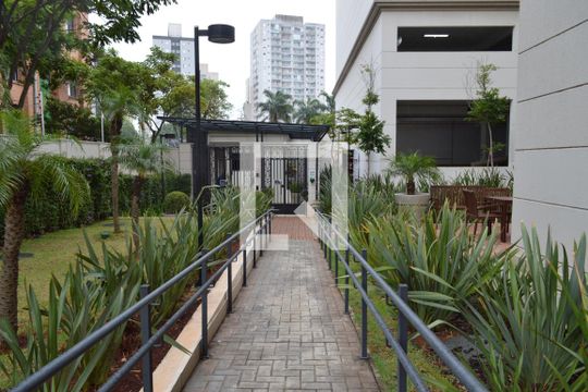 Fachada e portaria de apartamento à venda com 2 quartos, 50m² em Cambuci, São Paulo