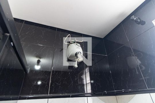 Banheiro Social da Casa 1 de casa à venda com 5 quartos, 140m² em Jardim Vergueiro, São Paulo