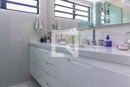 Banheiro Social de apartamento à venda com 2 quartos, 74m² em Planalto Paulista, São Paulo