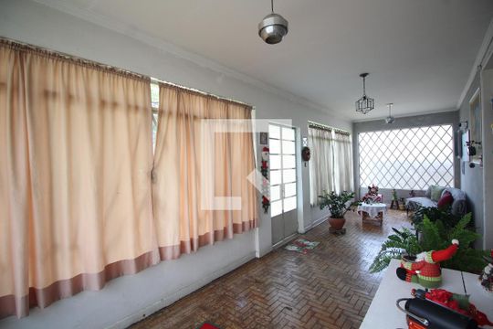 Hall de entrada de casa à venda com 3 quartos, 1330m² em Vila Albertina, São Paulo