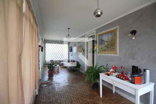 Casa à venda com 3 quartos, 1330m² em Vila Albertina, São Paulo