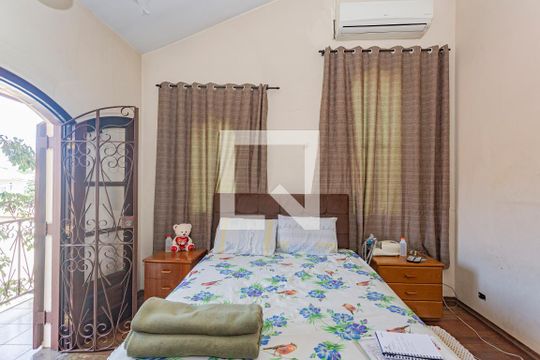 Suíte 1 de casa à venda com 5 quartos, 312m² em Sacomã, São Paulo