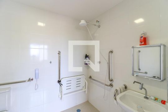 Banheiro da Suíte de apartamento para alugar com 1 quarto, 34m² em Santo Amaro, São Paulo