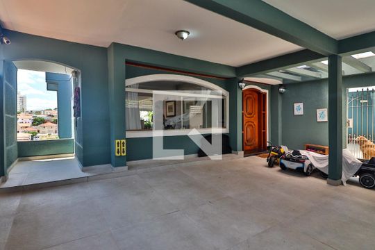 Garagem de casa para alugar com 3 quartos, 350m² em Jardim Los Angeles, São Paulo