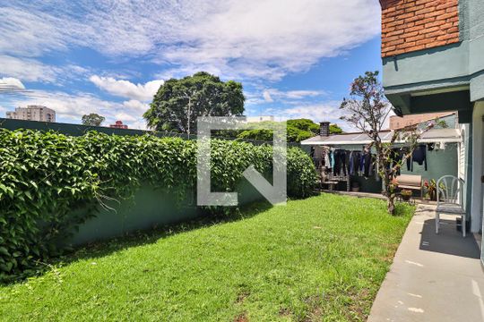 Quintal de casa para alugar com 3 quartos, 350m² em Jardim Los Angeles, São Paulo