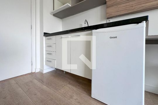 Detalhe Cozinha de kitnet/studio para alugar com 1 quarto, 27m² em Campo Belo, São Paulo