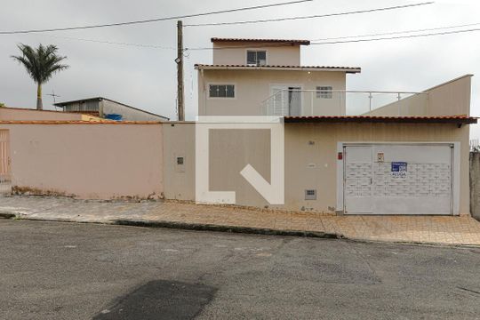 Fachada de casa para alugar com 3 quartos, 200m² em Jardim Santos Dumont I, Mogi das Cruzes