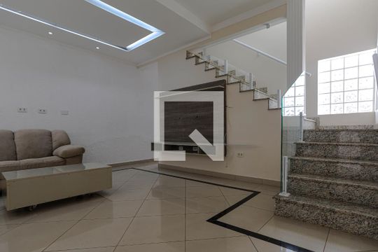 Casa para alugar com 3 quartos, 200m² em Jardim Santos Dumont I, Mogi das Cruzes