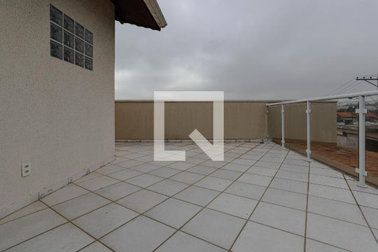 Sacada da Suíte 3 de casa para alugar com 3 quartos, 200m² em Jardim Santos Dumont I, Mogi das Cruzes