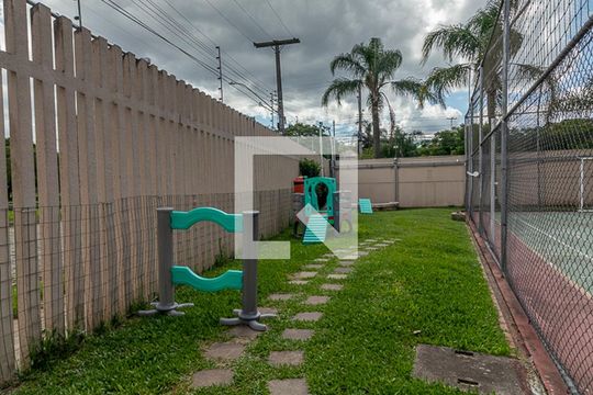 Espaço Pet de casa à venda com 2 quartos, 83m² em Humaitá, Porto Alegre
