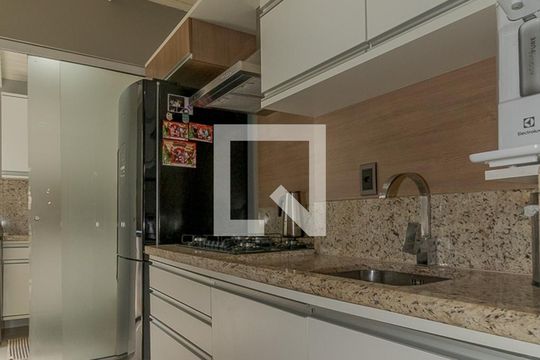 Cozinha de casa à venda com 2 quartos, 83m² em Humaitá, Porto Alegre