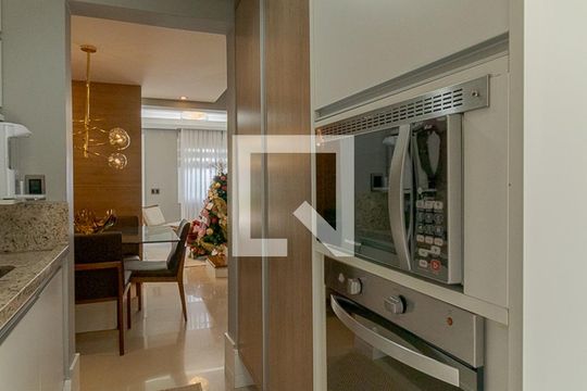 Cozinha de casa à venda com 2 quartos, 83m² em Humaitá, Porto Alegre