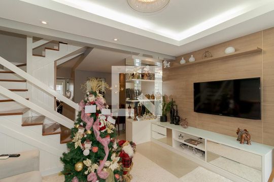 Sala de casa à venda com 2 quartos, 83m² em Humaitá, Porto Alegre