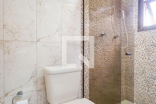 Banheiro social de casa à venda com 3 quartos, 150m² em Vila Matilde, São Paulo
