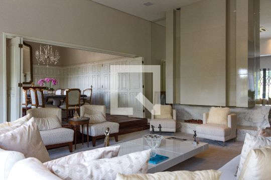 Sala de casa à venda com 3 quartos, 650m² em Vila Assunção, Porto Alegre