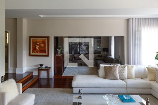 Sala de casa à venda com 3 quartos, 650m² em Vila Assunção, Porto Alegre