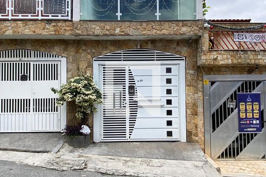 Fachada de casa à venda com 3 quartos, 125m² em Parque Savoy City, São Paulo
