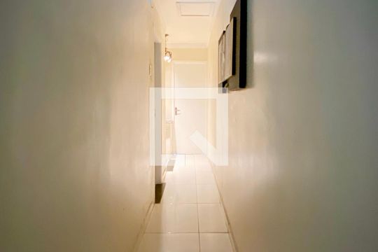 Corredor de casa à venda com 3 quartos, 125m² em Parque Savoy City, São Paulo