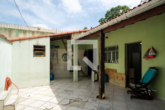 Quintal de casa à venda com 5 quartos, 400m² em Santa Maria, São Caetano do Sul