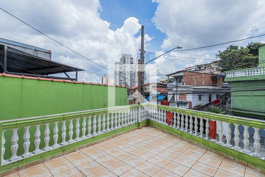 Quintal de casa à venda com 3 quartos, 130m² em Vila Mangalot, São Paulo
