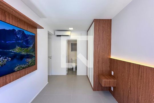 Suíte de apartamento para alugar com 2 quartos, 69m² em Jardim das Acacias, São Paulo