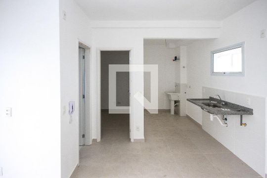 Cozinha de apartamento para alugar com 1 quarto, 34m² em Chácara Mafalda, São Paulo