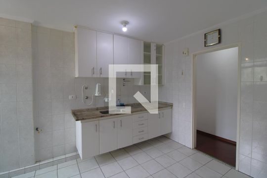 Cozinha de apartamento para alugar com 2 quartos, 65m² em Jardim Umuarama, São Paulo