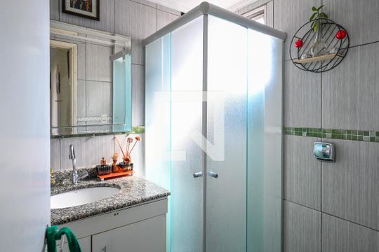 Banheiro de apartamento para alugar com 3 quartos, 68m² em Vila Moraes, São Paulo