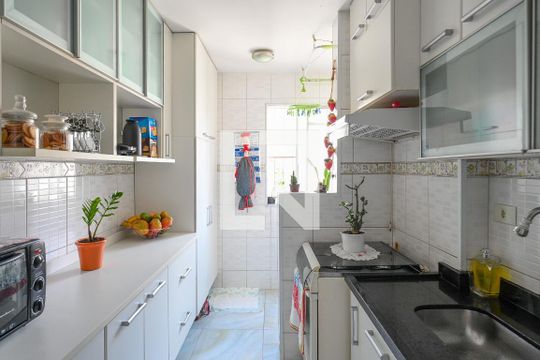Cozinha de apartamento para alugar com 3 quartos, 68m² em Vila Moraes, São Paulo
