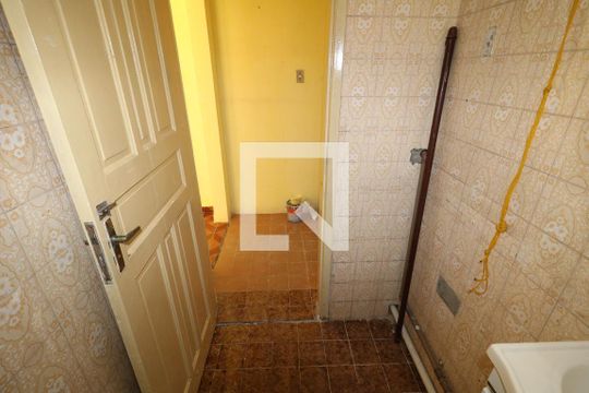 Banheiro de casa para alugar com 1 quarto, 32m² em Parque Edu Chaves, São Paulo