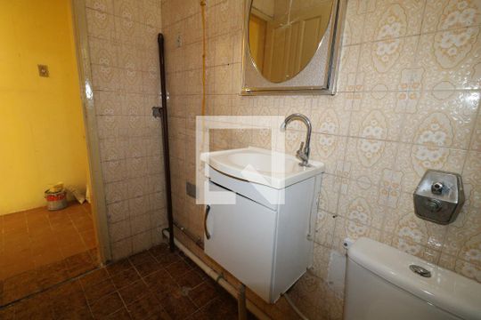 Banheiro de casa para alugar com 1 quarto, 32m² em Parque Edu Chaves, São Paulo