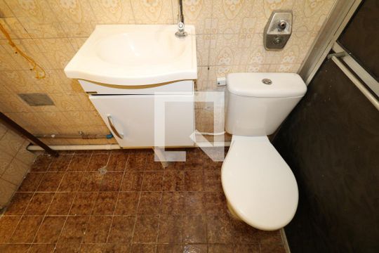 Banheiro de casa para alugar com 1 quarto, 32m² em Parque Edu Chaves, São Paulo