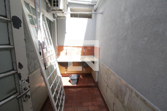 Área de Serviço de kitnet/studio para alugar com 1 quarto, 40m² em Patrimônio, Uberlândia
