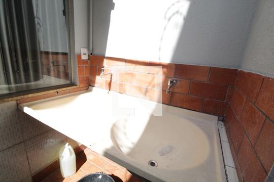 Área de Serviço de kitnet/studio para alugar com 1 quarto, 40m² em Patrimônio, Uberlândia