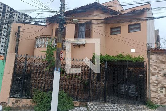 Fachada da Casa de casa à venda com 3 quartos, 157m² em Vila Sirene, São Paulo