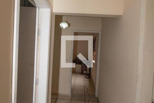 Corredor de casa à venda com 3 quartos, 157m² em Vila Sirene, São Paulo