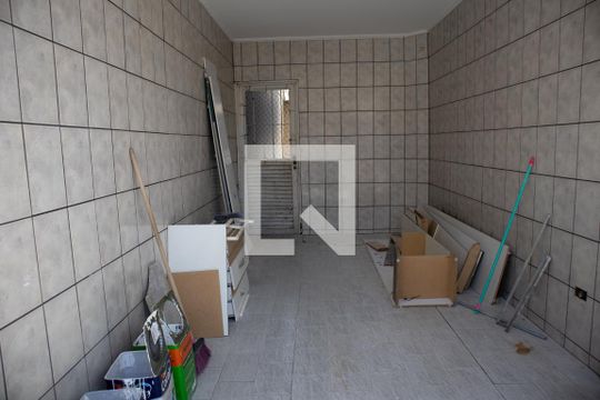 Garagem de casa para alugar com 3 quartos, 120m² em Vila Nilo, São Paulo