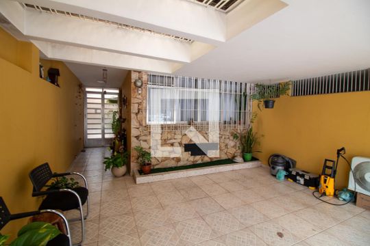 Garagem de casa à venda com 3 quartos, 135m² em Santo Amaro, São Paulo