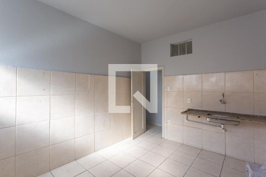 Cozinha de apartamento para alugar com 1 quarto, 50m² em Lagoinha, Belo Horizonte