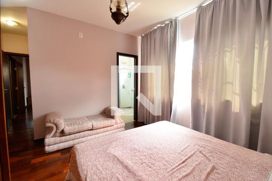 Suite de casa à venda com 4 quartos, 150m² em Concórdia, Belo Horizonte