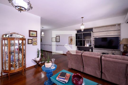 Sala Principal  de casa para alugar com 3 quartos, 300m² em Vila da Saúde, São Paulo