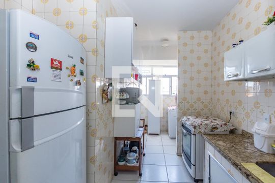 Cozinha de apartamento à venda com 2 quartos, 90m² em Carlos Prates, Belo Horizonte