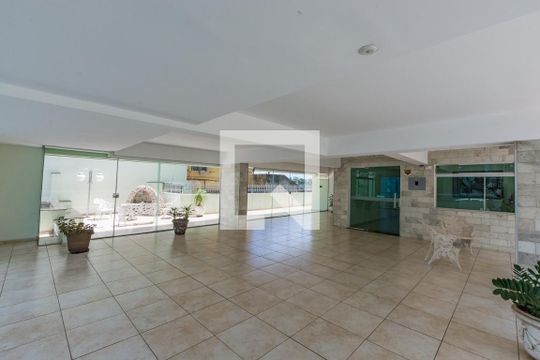 Hall de entrada de apartamento à venda com 2 quartos, 90m² em Carlos Prates, Belo Horizonte