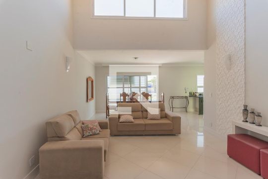 Casa à venda com 4 quartos, 300m² em Jardim Yeda, Campinas
