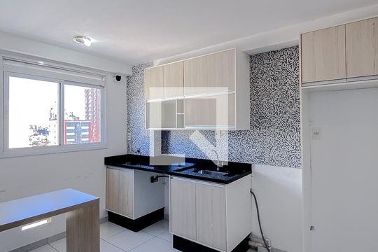 Cozinha de apartamento para alugar com 1 quarto, 30m² em Brás, São Paulo