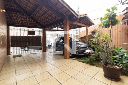 Garagem de casa à venda com 2 quartos, 240m² em Sacomã, São Paulo
